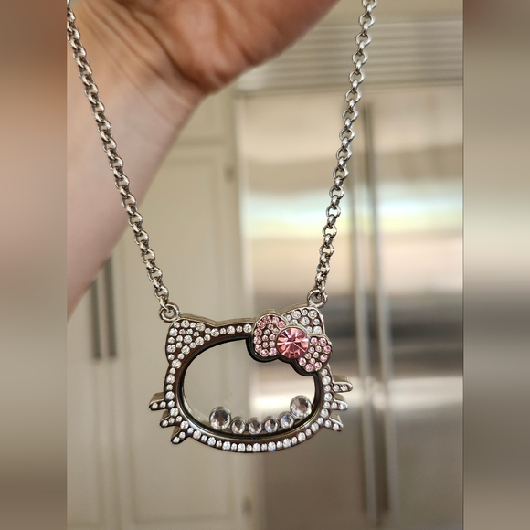 Hello Kitty Necklace - Picture 1 of 4